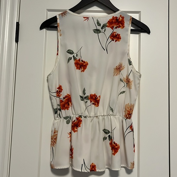 Sleeveless blouse - Picture 2 of 2